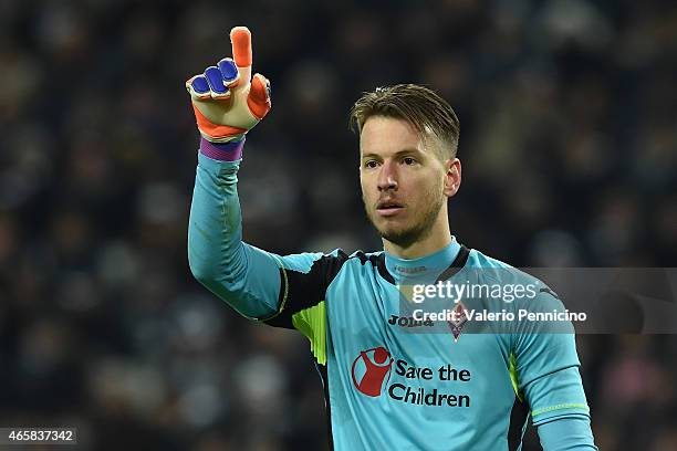 Norberto Murara Neto of ACF Fiorentina gestrures during the TIM Cup match between Juventus FC and ACF Fiorentina at Juventus Arena on March 5, 2015...