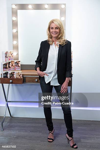 Actress Belen Rueda poses during a photocall to present new Schwarzkopf Keratin Color at 'Espacio Mood' on March 11, 2015 in Madrid, Spain.