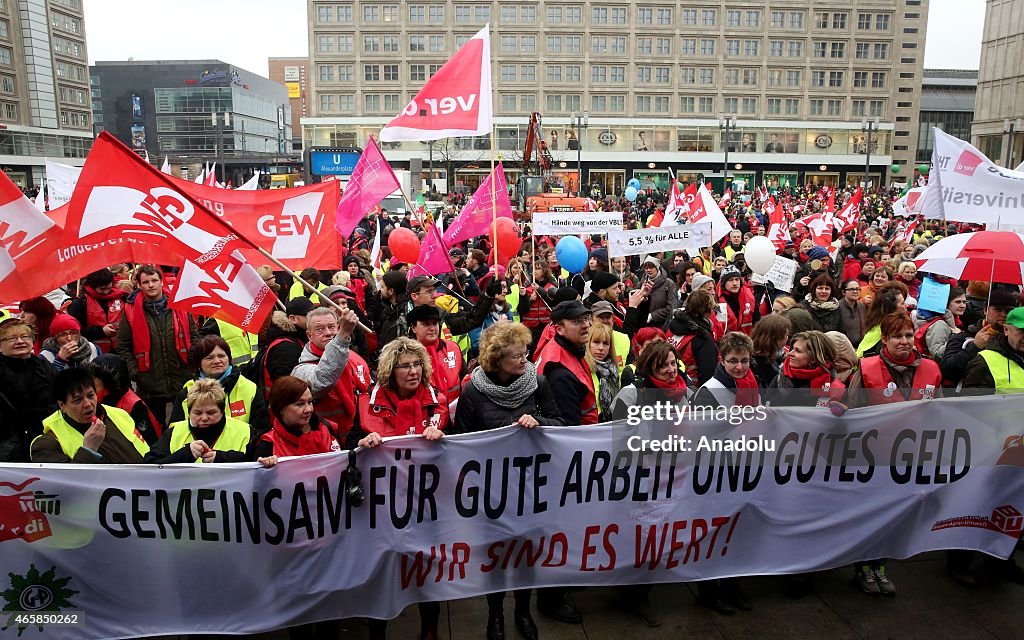 Public sector workers strike in Germany
