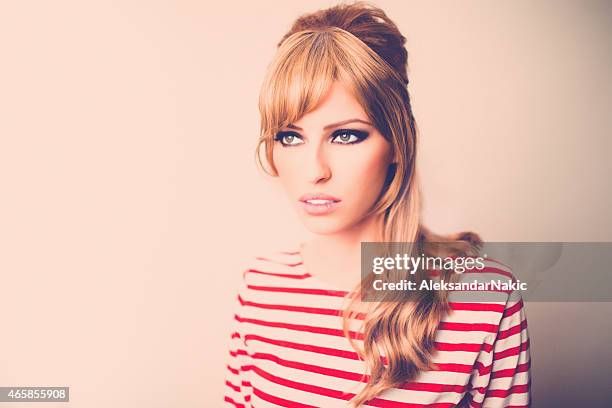 portrait of a beautiful blonde - 60s fashion woman stock pictures, royalty-free photos & images