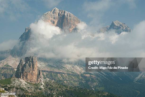 dolomitas de ampezzo - véneto stock pictures, royalty-free photos & images