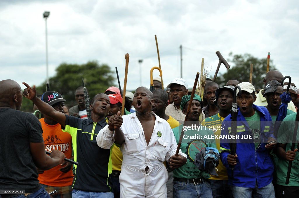 TOPSHOT-SAFRICA-ECONOMY-MINING-STRIKE