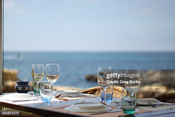 table set for lunch - spanish royals host a lunch for president of portugal stockfoto's en -beelden