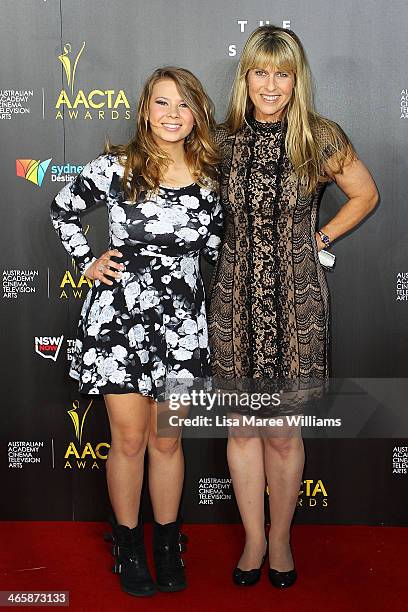 Bindi Irwin and Terri Irwin arrive at the 3rd Annual AACTA Awards Ceremony at The Star on January 30, 2014 in Sydney, Australia.