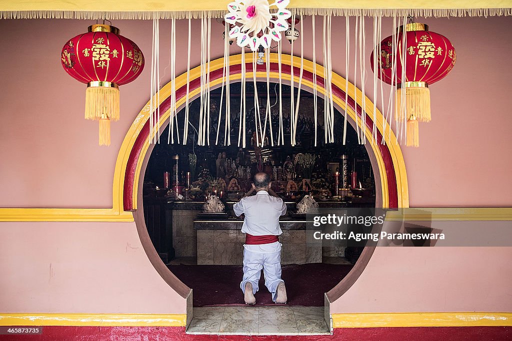 Chinese New Years Eve Celebrations Held At Dharmayana Temple