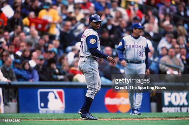 Shannon Stewart of the Toronto Blue Jays runs against the Seattle Mariners at Safeco Field on May 5, 2001 in Seattle, Washington.