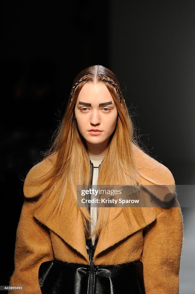 Masha Ma : Runway - Paris Fashion Week Womenswear Fall/Winter 2015/2016