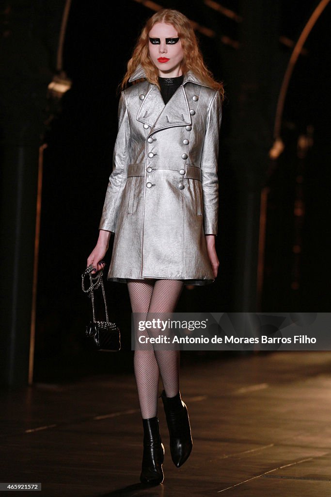 Saint Laurent : Runway - Paris Fashion Week Womenswear Fall/Winter 2015/2016