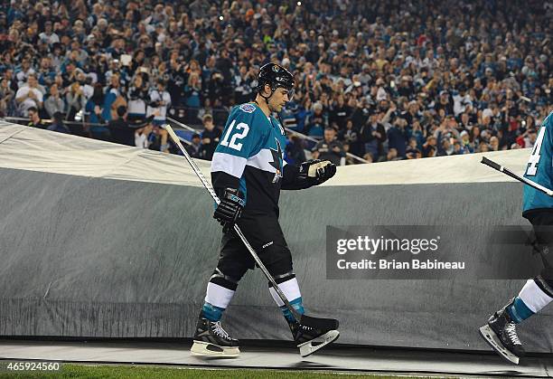 Patrick Marleau of the San Jose Sharks walks to the ice surface for the 2015 Coors Light NHL Stadium Series game between the Los Angeles Kings and...