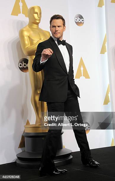 Actor Chris Pratt poses inside the press room of the 87th Annual Academy Awards held at Loews Hollywood Hotel on February 22, 2015 in Hollywood,...