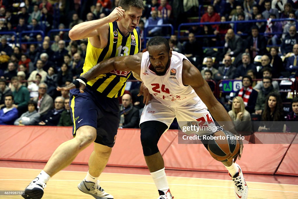 EA7 Emporio Armani Milan v Fenerbahce Ulker Istanbul - Turkish Airlines Euroleague Top 16