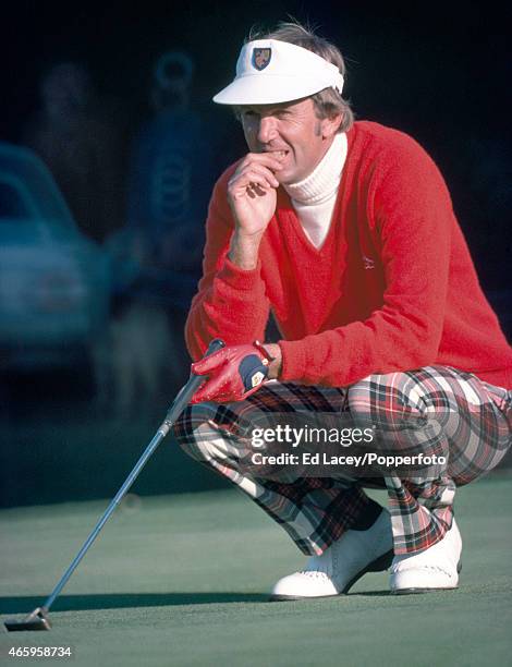 Al Geiberger of the United States during the Piccadilly Golf Tournament at Wentworth, circa 1975.