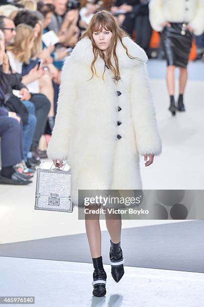 Model walks the runway during the Louis Vuitton show as part of the Paris Fashion Week Womenswear Fall/Winter 2015/2016 on March 11, 2015 in Paris,...