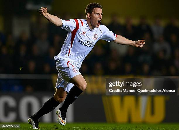 Kevin Gameiro of Sevilla celebrates after scoring during the UEFA Europa League round of 16 match between Villarreal and FC Sevilla at Estadio El...