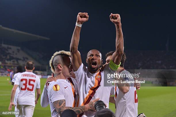 Seydou Keita celebrates after scoring during the UEFA Europa League Round of 16 match between ACF Fiorentina and AS Roma on March 12, 2015 in...