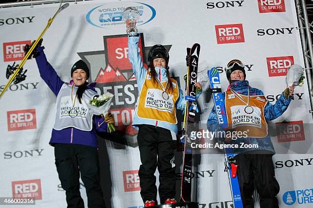 Ayana Onozuka of Japan wins the overall globe, Janina Kuzma of New Zealand takes 2nd place, Devin Logan of the USA takes 3rd place for the FIS...