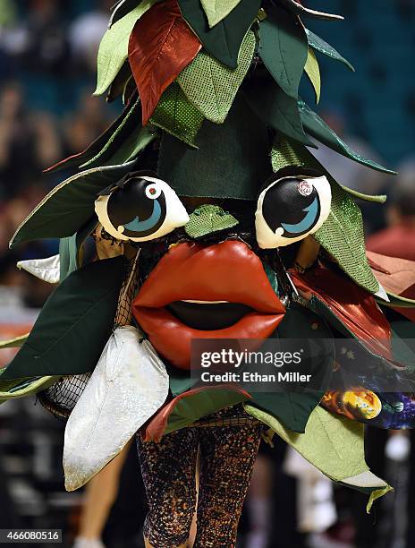 William Rothacker Jr Tree Mascot Photos and Premium High Res Pictures - Getty Images