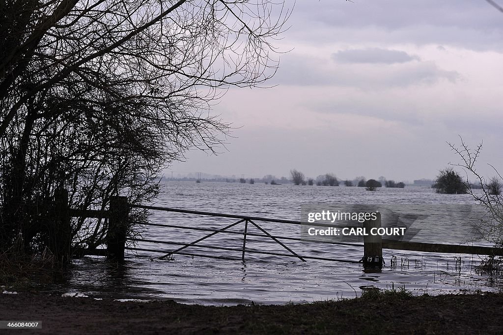 BRITAIN-WEATHER-FLOODS