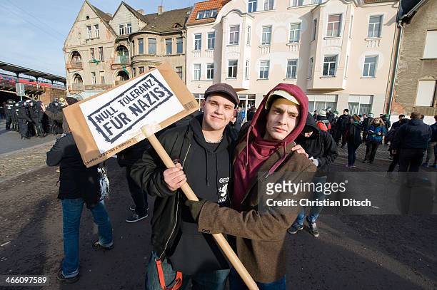 Mehrere tausend Menschen protestierten am Samstag den 18. Januar 2014 in Magdeburg gegen eine Demonstration von ca. 700 Neonazis. Die Nazis...
