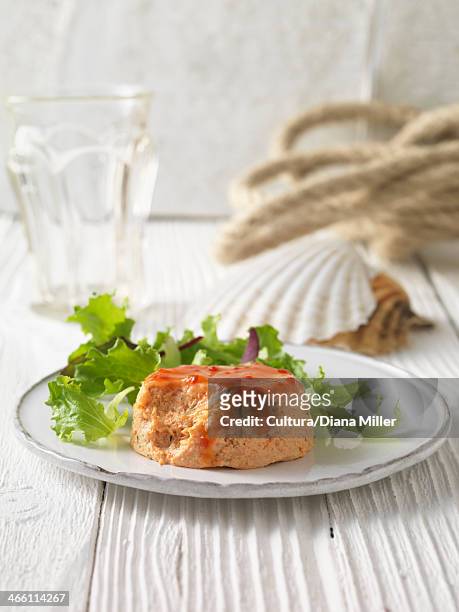 crab and prawn terrine with lettuce - pate foto e immagini stock