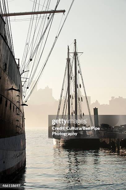 south street seaport, manhattan, new york city, usa - south street seaport stockfoto's en -beelden