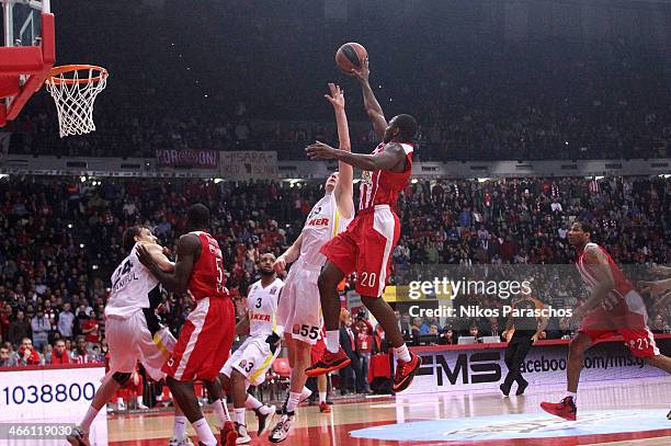 Oliver Lafayette, #20 of Olympiacos Piraeus in action during the Turkish Airlines Euroleague Basketball Top 16 Date 10 game between Olympiacos...