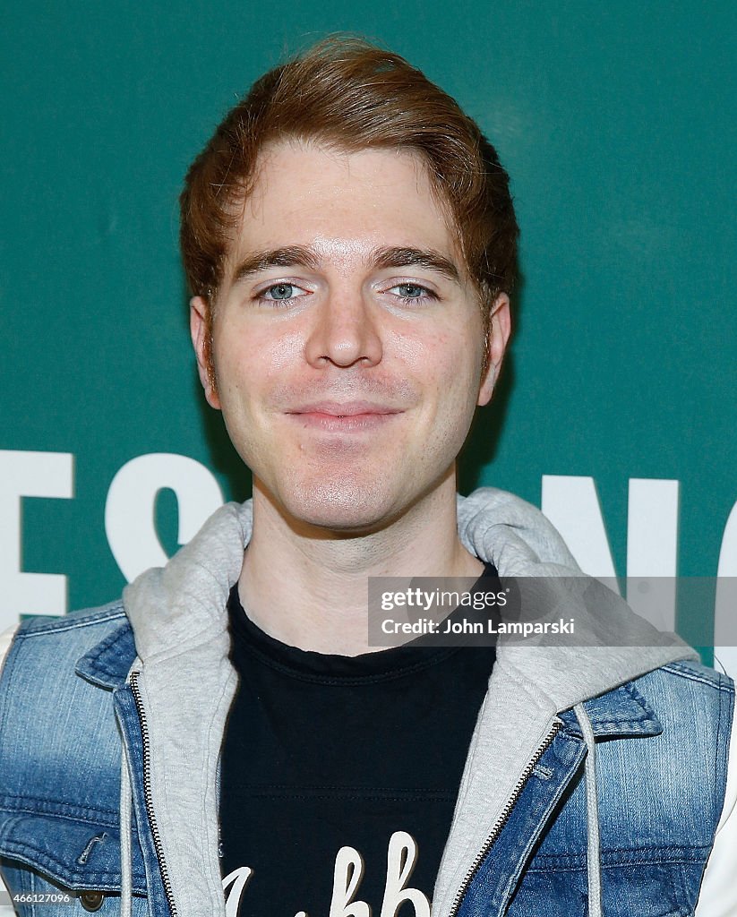 Shane Dawson Promotes His New Book "I Hate Myselfie: A Collection of Essays by Shane Dawson"