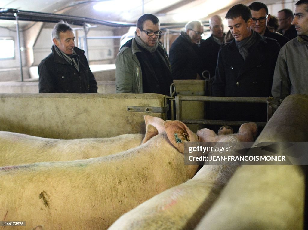 FRANCE-AGRICULTURE-PORK-GOVERNMENT-VALLS