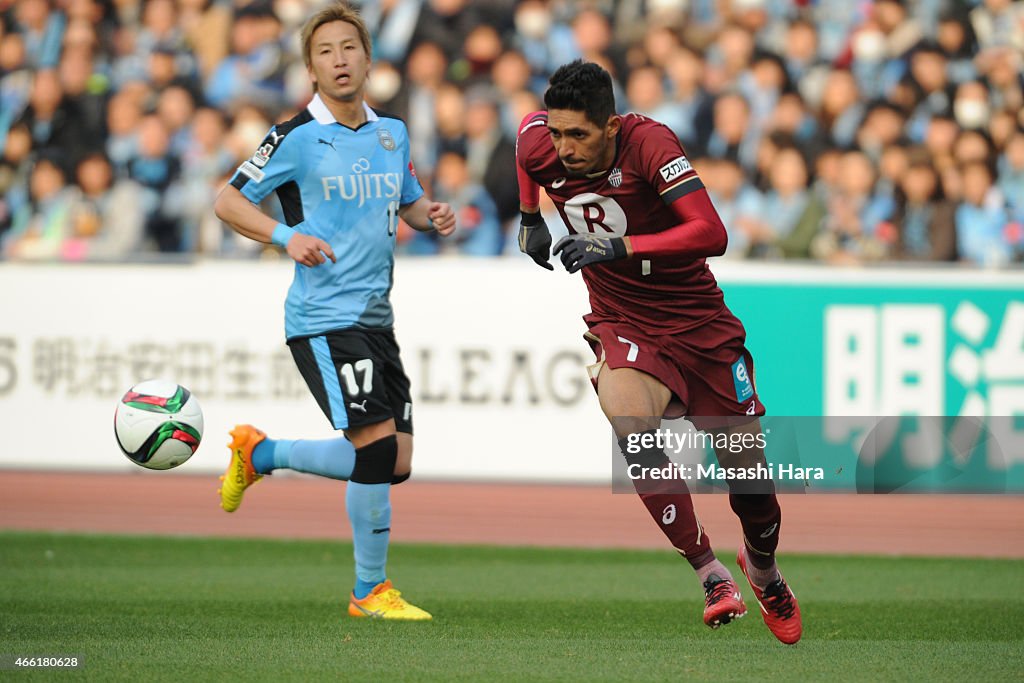 Kawasaki Frontale v Vissel Kobe - J.League 2015