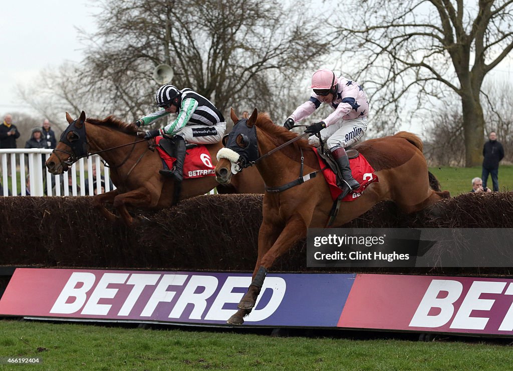 Uttoxeter Races