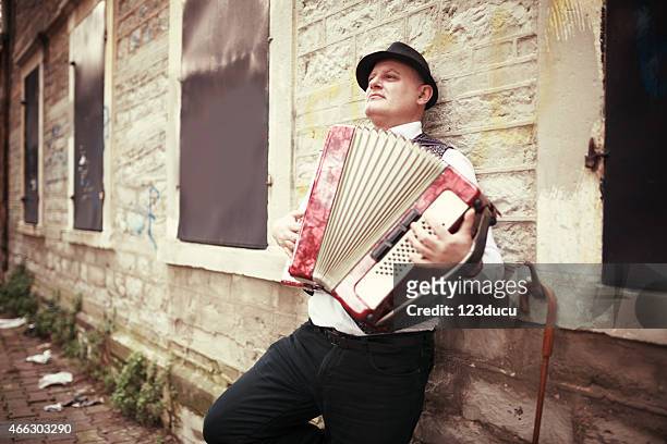 músico de rua - accordion - fotografias e filmes do acervo