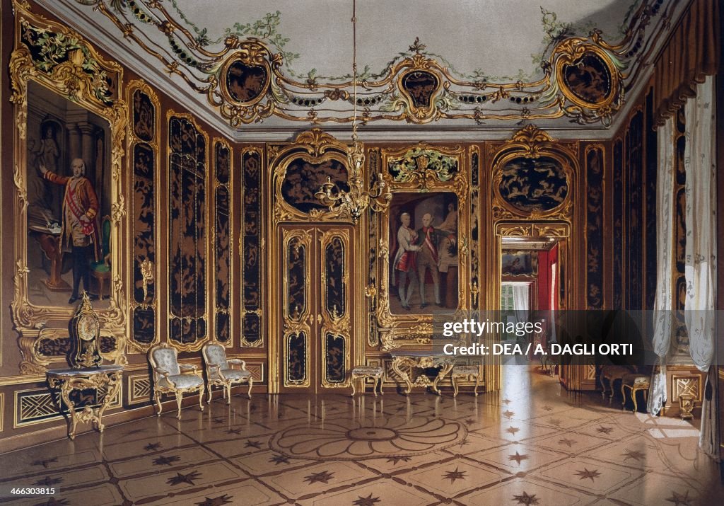 Reception hall of the apartments of Maria Theresa, Schoenbrunn Palace ...