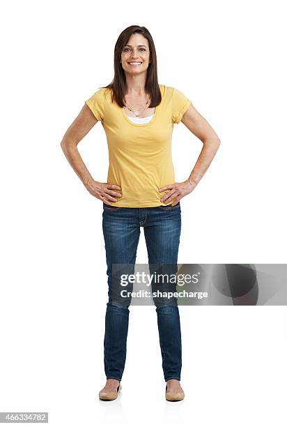 she's got plenty of confidence - handen op de heupen stockfoto's en -beelden