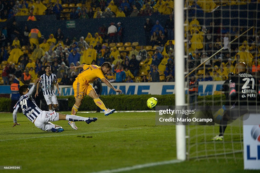 Tigres UANL v Pachuca - Liga MX Clausura 2015