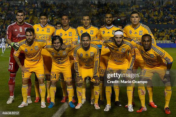 Players of Tigres pose prior a match between Tigres UANL and Pachuca as part of 10th round Clausura 2015 Liga MX at Universitario Stadium on March...