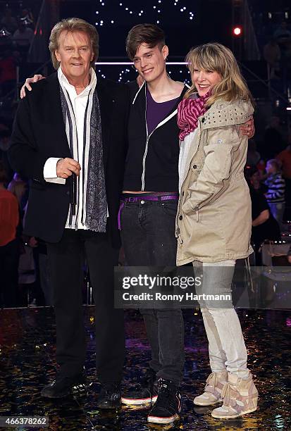 Howard Carpendale , Donnice Pierce and their son Cass Carpendale pose after the 'Die Besten im Fruehling' TV show at GETEC Arena on March 14, 2015 in...