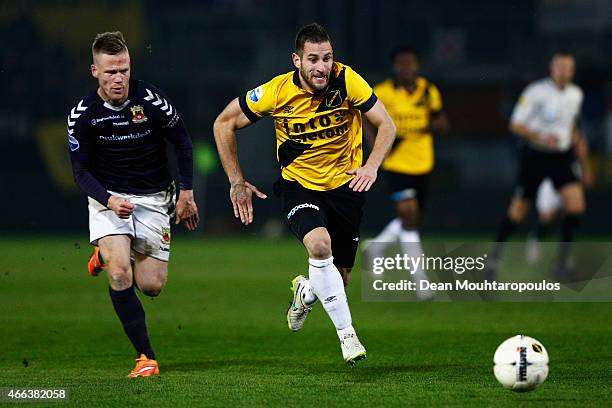 Remy Amieux of NAC and Jeffrey Rijsdijk of Go Ahead Eagles battle for the ball during the Dutch Eredivisie match between NAC Breda and Go Ahead...