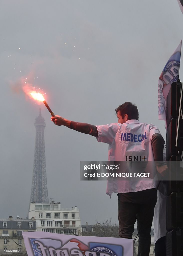 FRANCE-HEALTH-HEALTHCARE-BILL-DOCTORS-DEMO