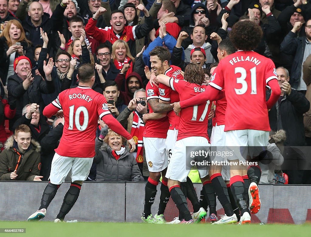 Manchester United v Tottenham Hotspur - Premier League