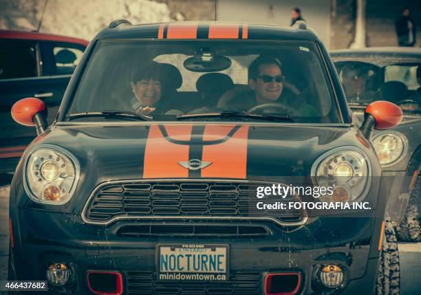 winter mini cooper event - mini countryman stock pictures, royalty-free photos & images