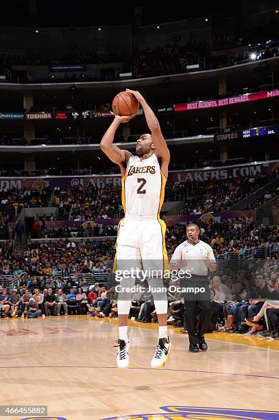 Wayne Ellington of the Los Angeles Lakers shoots against the Atlanta Hawks on March 15, 2015 at Staples Center in Los Angeles, California. NOTE TO...