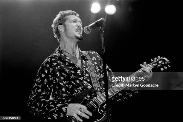 Alice In Chains singer Layne Staley performs on stage at Brixton Academy, London, United Kingdom, 1993.