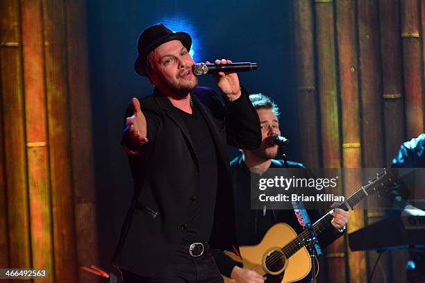 Singer / songwriter Gavin DeGraw and guitarist Billy Norris perform during VH1's "Super Bowl Blitz: Six Nights + Six Concerts" at The Wellmont...