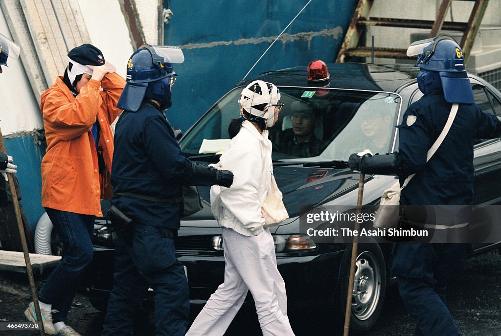 Polilce Raid Japanese Cult Aum Shinrikyo Headquarters