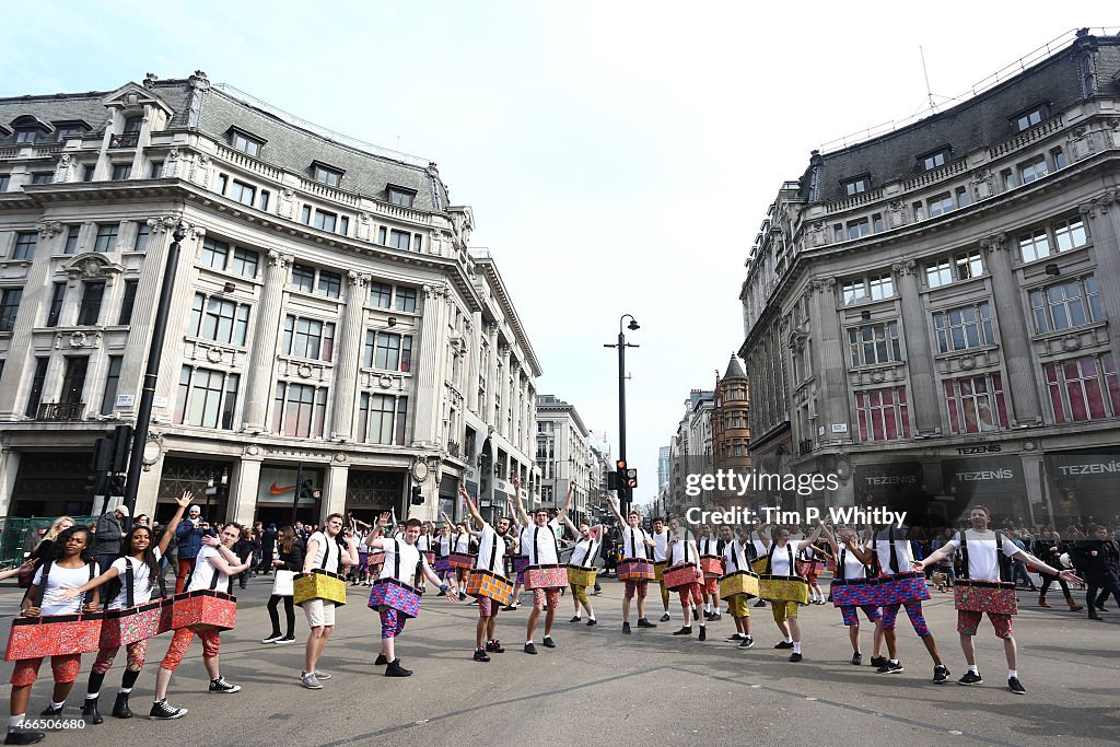 Special Performance To Promote The UK Release of "The Spongebob Movie: Sponge Out Of Water"