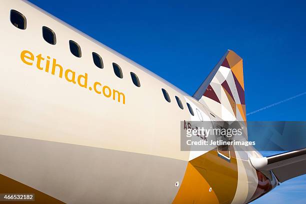 etihad airways boeing 787-9 dreamliner - etihad stock pictures, royalty-free photos & images