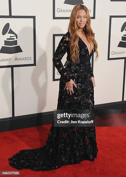 Singer Beyonce arrives at the 57th GRAMMY Awards at Staples Center on February 8, 2015 in Los Angeles, California.