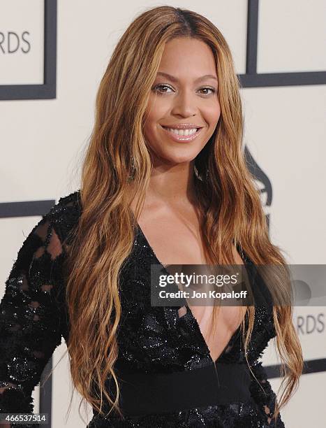 Singer Beyonce arrives at the 57th GRAMMY Awards at Staples Center on February 8, 2015 in Los Angeles, California.