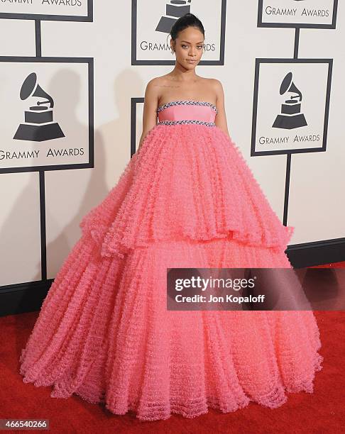 Singer Rihanna arrives at the 57th GRAMMY Awards at Staples Center on February 8, 2015 in Los Angeles, California.