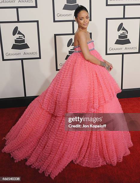 Singer Rihanna arrives at the 57th GRAMMY Awards at Staples Center on February 8, 2015 in Los Angeles, California.